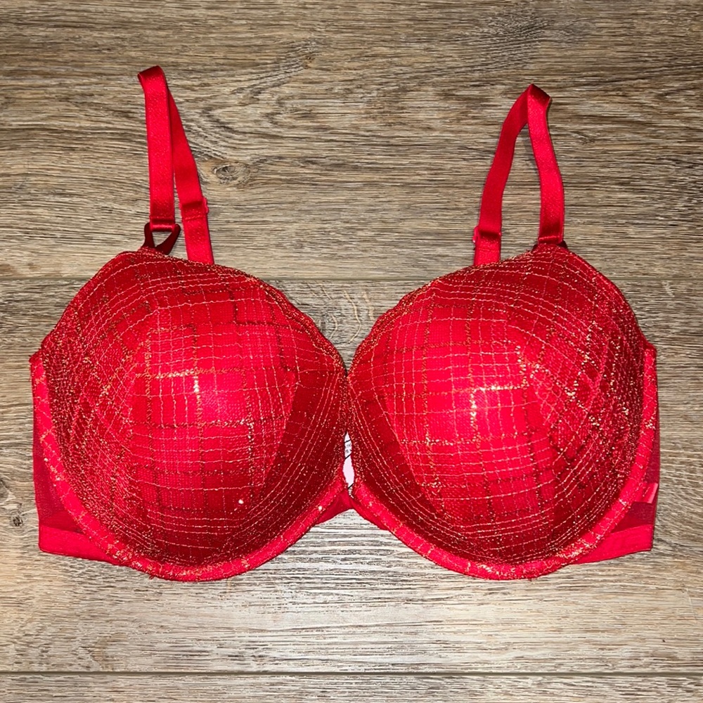 NWOT Victoria’s Secret 38DD Push Up Bra RED 🎁🛍️